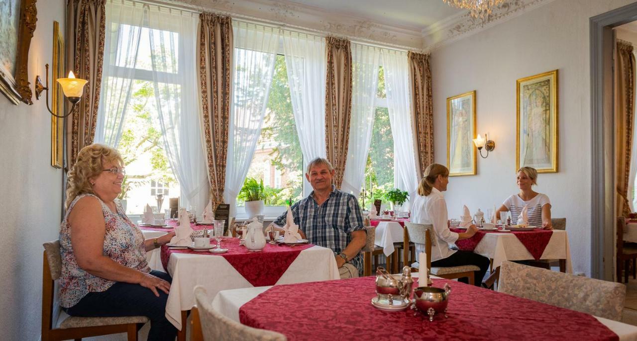 Hotel Seeufer Плён Экстерьер фото